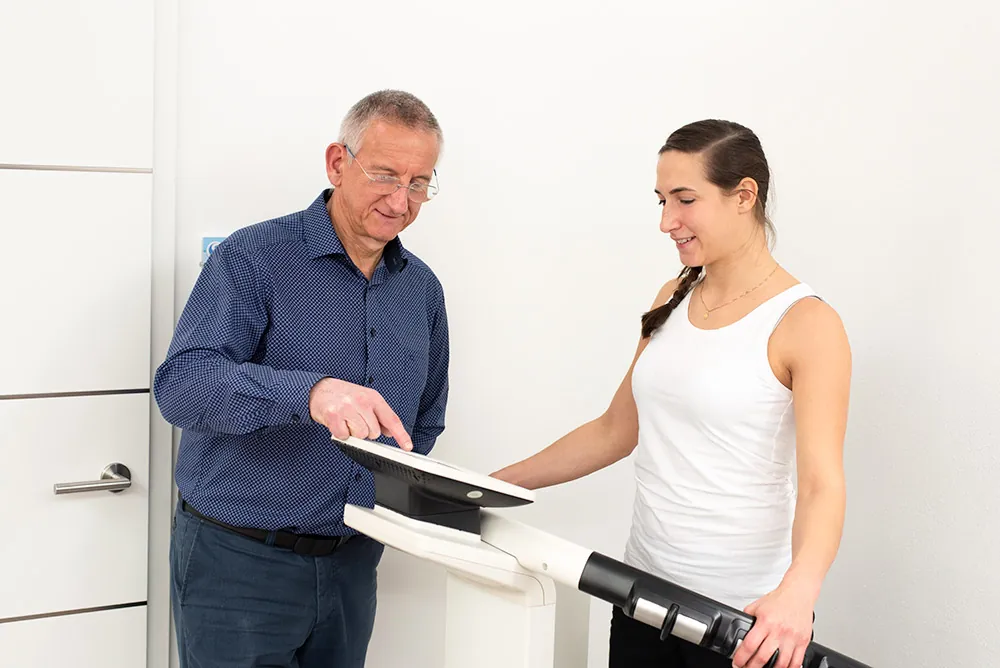 Messung mit dem SECA mBCA 515 im Gesundheitszentrum Schweitzer